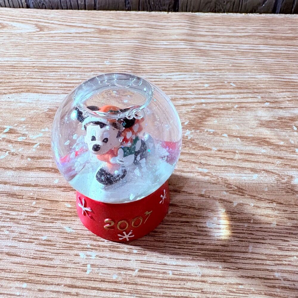 Disney Mickey Mouse JCPenny Exclusive 2.5" Mini Snow Globe 2007 Christmas no box